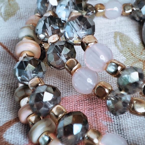 Faceted Gray Glass Stone Rose Quartz Lucite Beaded Memory Wire Bracelet Large - Picture 6 of 13